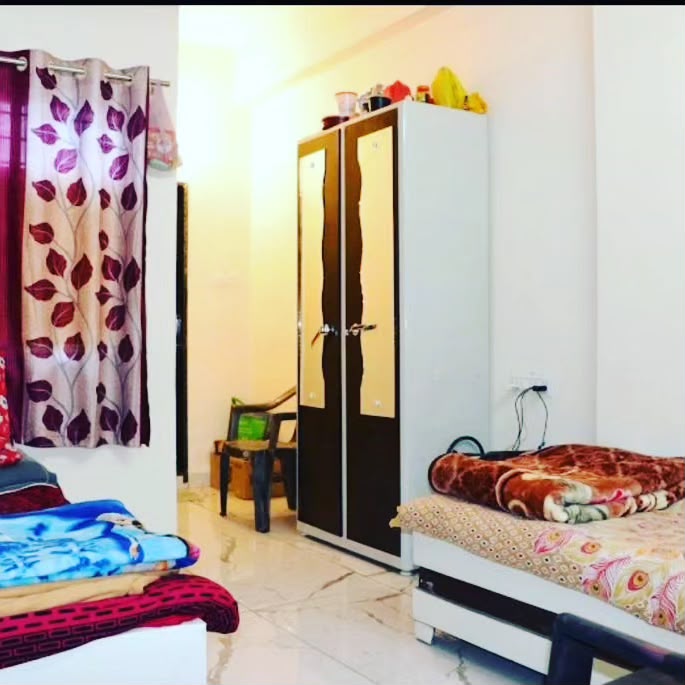 DIVINE GIRLS HOSTEL / PG