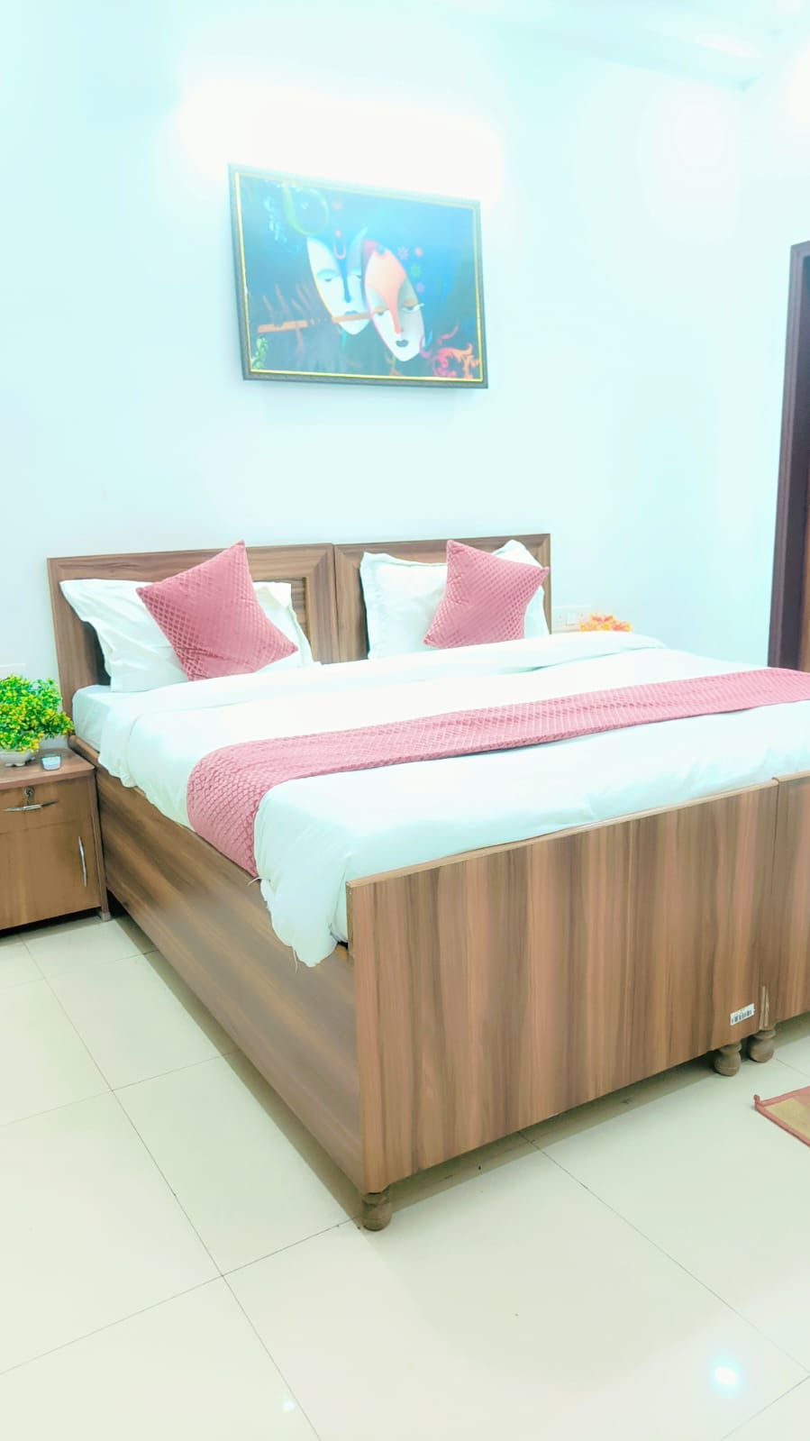 Noida Royal Residency Hotel And PG